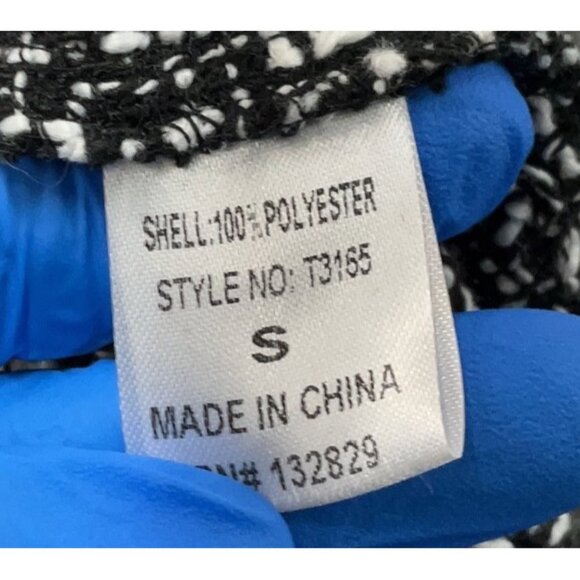 Vestique Black & White Tweed Sleeveless Sweetheart Neckline Cropped Tank Top - Picture 9 of 11